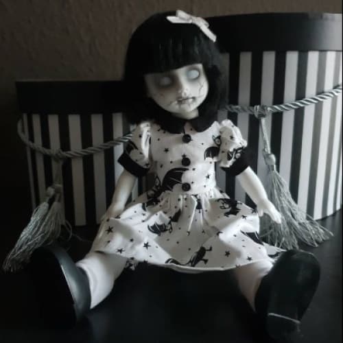 Cover for The Whispering Doll