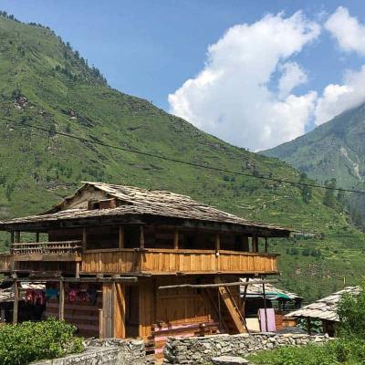   Echoes of the Himalayas: Tragedy and Triumph in the Shadow of Invasion 